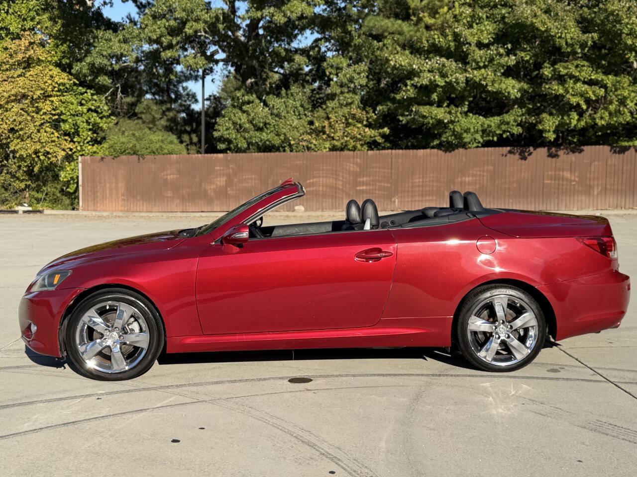 Used 2010 Lexus IS 250C w/ Luxury Pkg RWD image 23