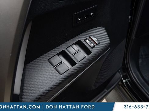 Used 2015 Toyota RAV4 Limited image 10