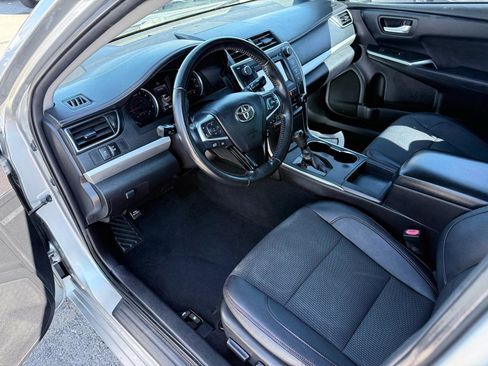 Used 2016 Toyota Camry SE image 9