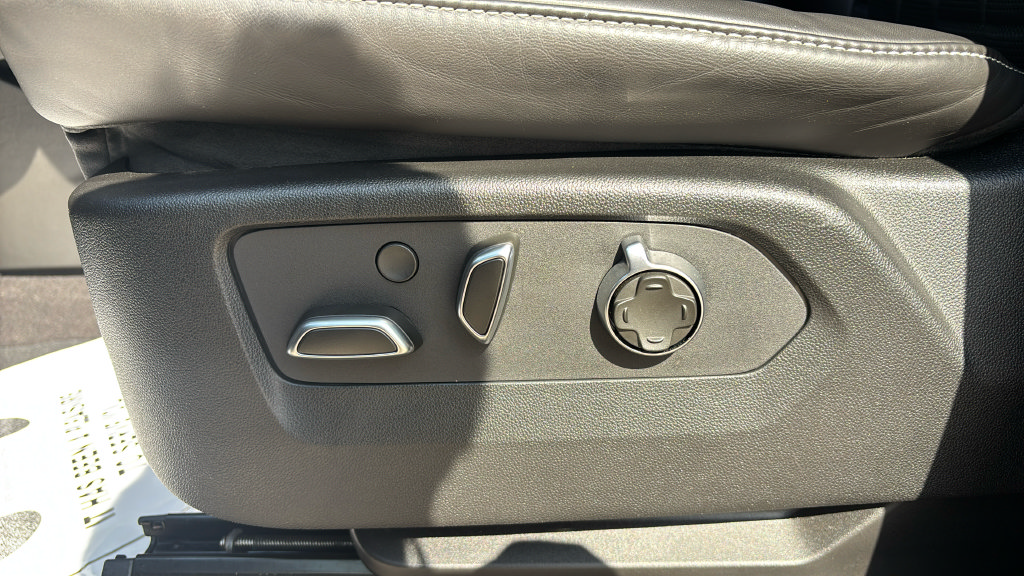 Used 2024 Cadillac Escalade V AWD/4WD image 35
