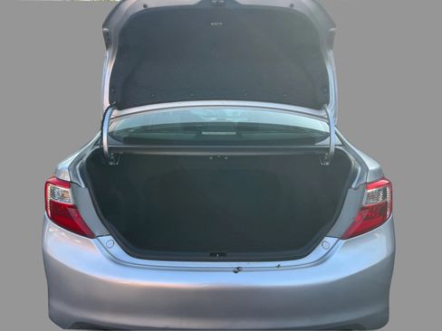 Used 2012 Toyota Camry SE FWD image 14
