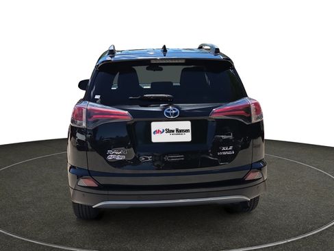 Used 2018 Toyota RAV4 XLE w/ Convenience Package AWD/4WD image 5