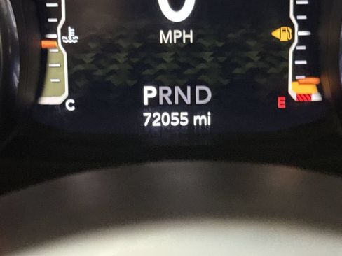 Used 2020 Jeep Wrangler Unlimited Sahara AWD/4WD image 13