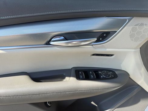 Used 2018 Cadillac XT5 Luxury AWD/4WD image 14