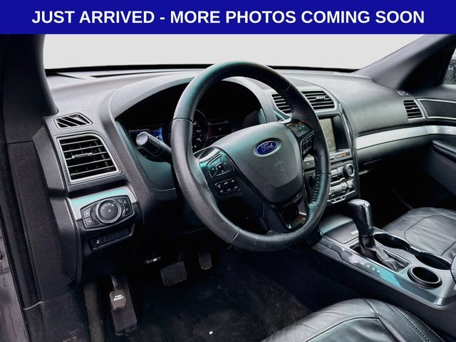 Used 2016 Ford Explorer XLT w/ Equipment Group 202A FWD image 10