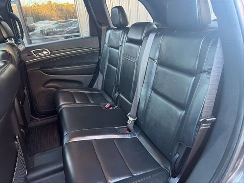Used 2021 Jeep Grand Cherokee Limited image 16