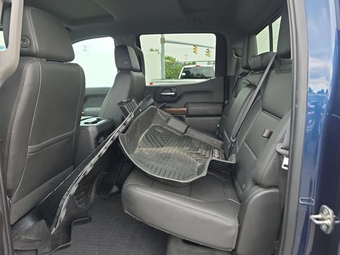 Used 2020 Chevrolet Silverado 1500 LT Trail Boss AWD/4WD image 17