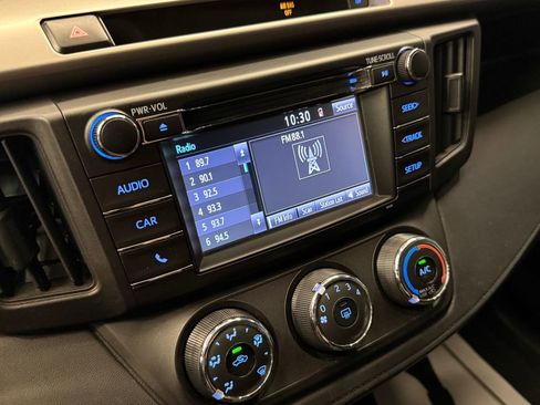 Used 2016 Toyota RAV4 LE AWD/4WD image 13