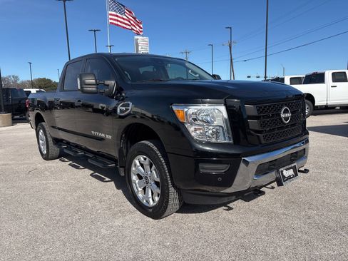 Used 2023 Nissan Titan SV w/ SV Convenience Package image 7