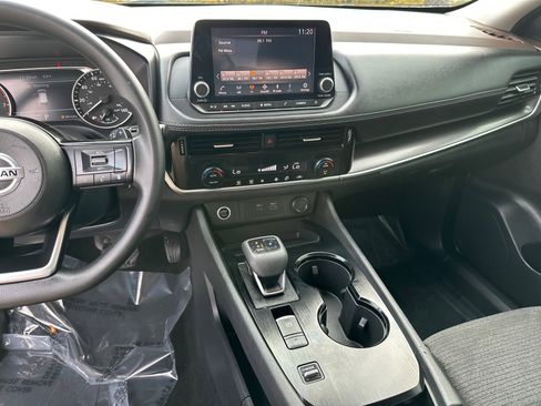 Certified 2021 Nissan Rogue SV image 28