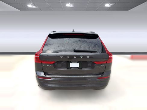 Used 2023 Volvo XC60 B5 Core w/ Climate Package image 10