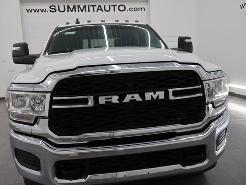 Used 2024 RAM 3500 Tradesman w/ Chrome Appearance Group image 22