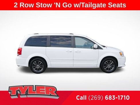 Used 2017 Dodge Grand Caravan SXT FWD image 9