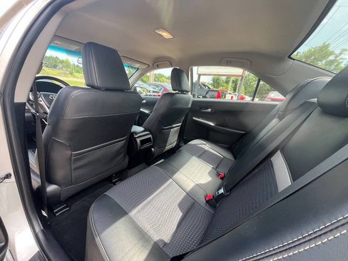 Used 2012 Toyota Camry SE FWD image 14