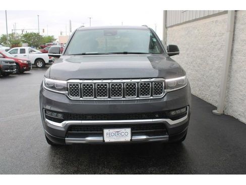 Used 2023 Jeep Grand Wagoneer Series III image 11