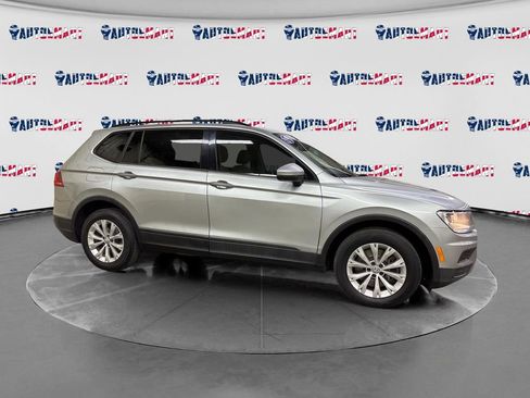Used 2019 Volkswagen Tiguan S image 8