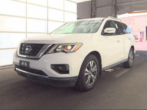 Used 2017 Nissan Pathfinder S FWD image 1