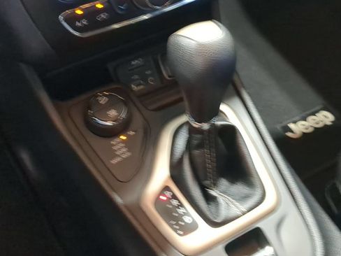 Used 2016 Jeep Cherokee Latitude w/ Comfort/Convenience Group AWD/4WD image 36