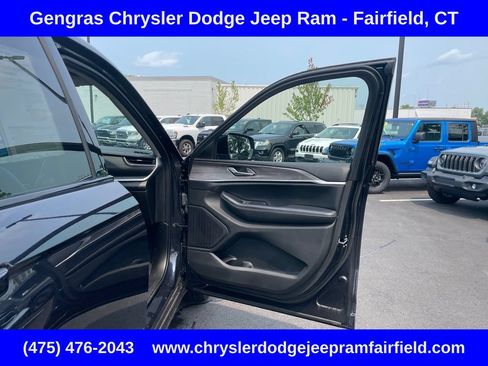 Certified 2023 Jeep Grand Cherokee Limited w/ Luxury Tech Group II AWD/4WD image 18
