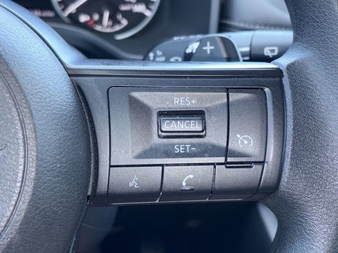 Used 2024 Nissan Rogue S AWD/4WD image 21