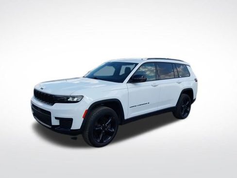 Used 2023 Jeep Grand Cherokee L Laredo image 5