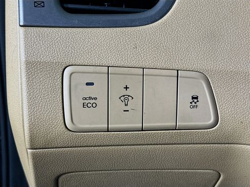 Used 2013 Hyundai Elantra GLS w/ Preferred Pkg image 16