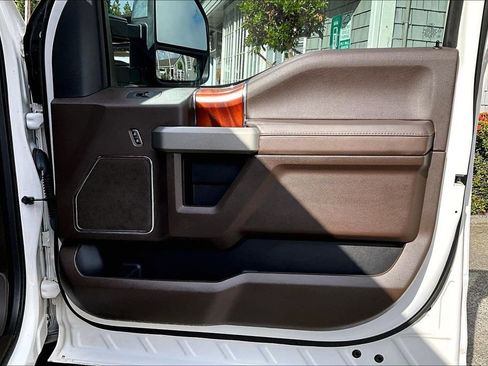 Used 2018 Ford F150 King Ranch w/ Equipment Group 601A Luxury AWD/4WD image 19