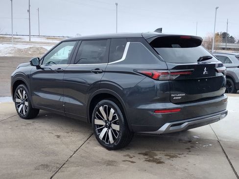 New 2026 Mitsubishi Outlander SE image 19