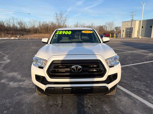 Used 2022 Toyota Tacoma SR image 9