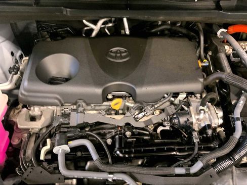 Used 2023 Toyota Sienna XLE Woodland Edition image 29