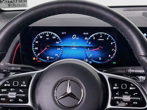 Used 2023 Mercedes-Benz GLB 250 image 18
