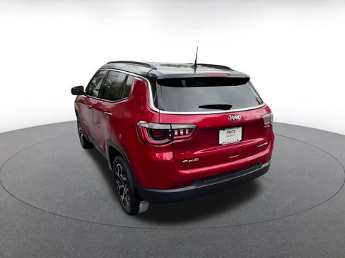 Used 2025 Jeep Compass Limited image 11