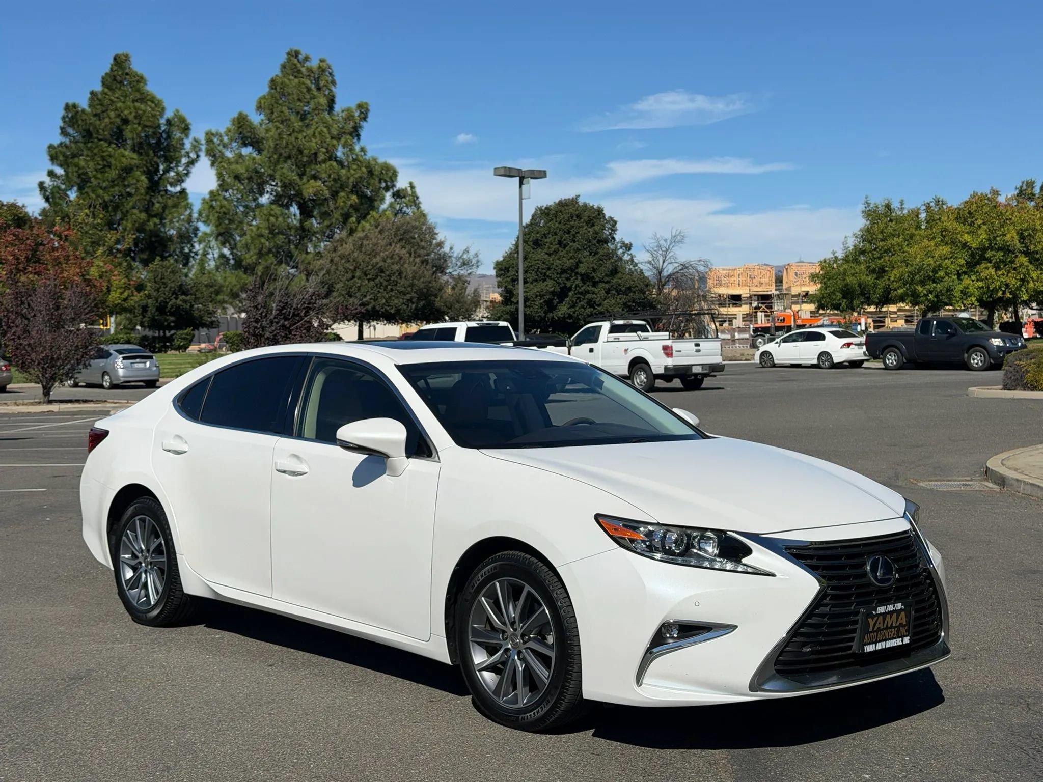 Used 2016 Lexus ES 300h w/ Navigation System Package FWD image 7