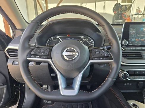 Used 2025 Nissan Altima 2.5 SR FWD image 22