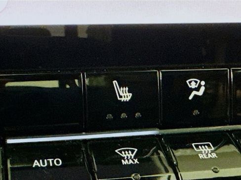 Used 2024 Chevrolet Colorado ZR2 w/ Safety Package image 23