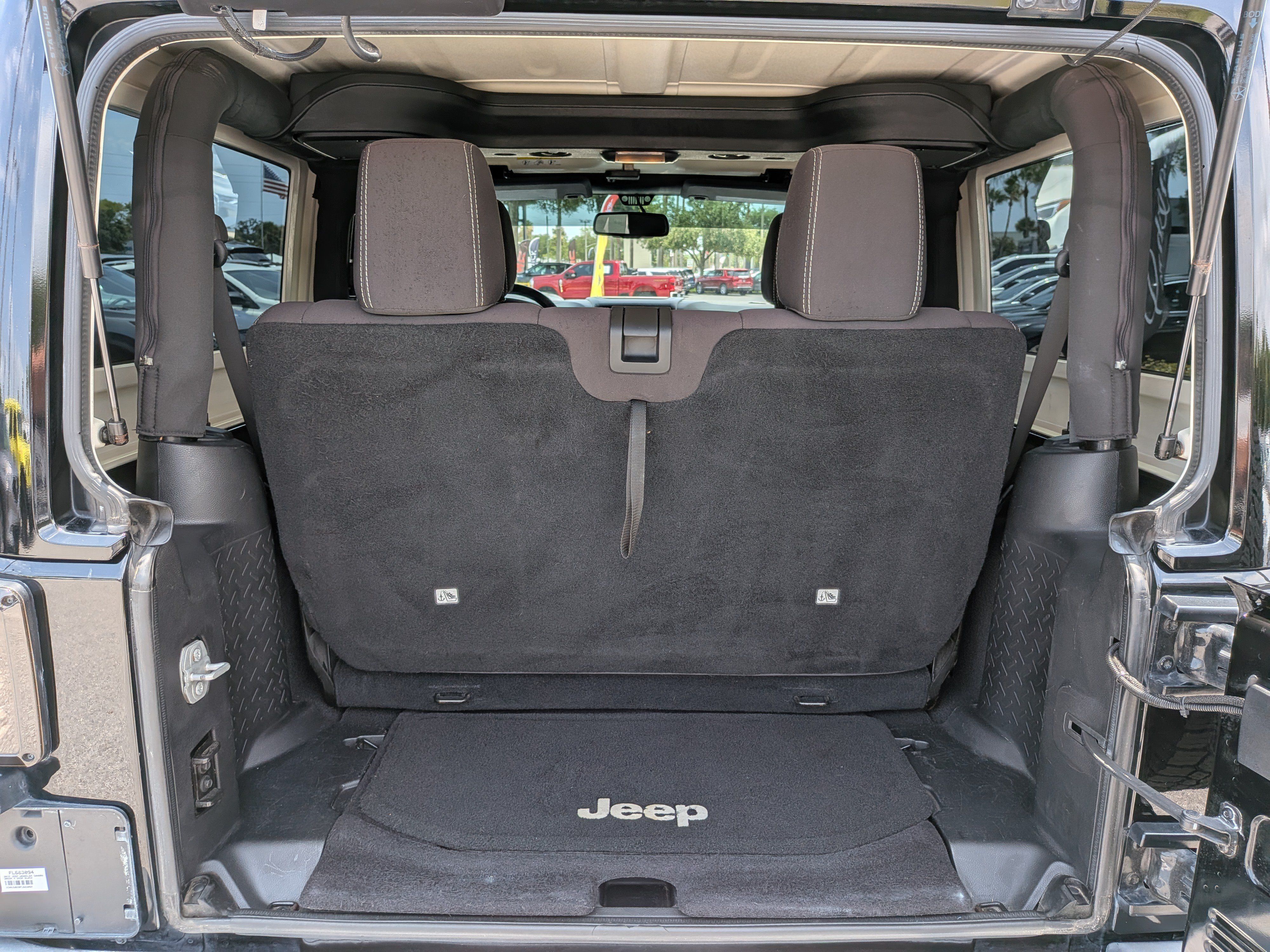 Used 2015 Jeep Wrangler Sahara w/ Connectivity Group AWD/4WD image 18