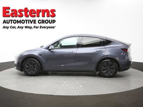 Used 2022 Tesla Model Y Long Range AWD/4WD image 55