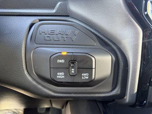New 2026 RAM 2500 Laramie AWD/4WD image 34