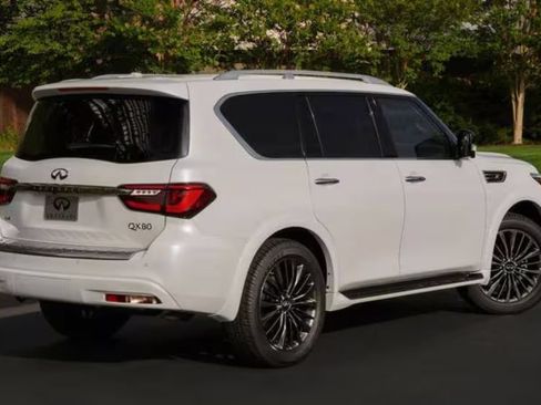 Used 2023 INFINITI QX80 Premium Select w/ Cargo Package AWD/4WD image 3