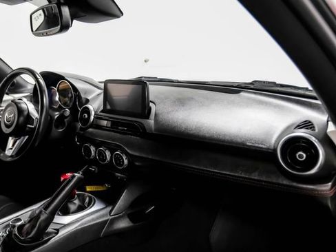 Used 2018 MAZDA MX-5 Miata RF Grand Touring RWD image 18