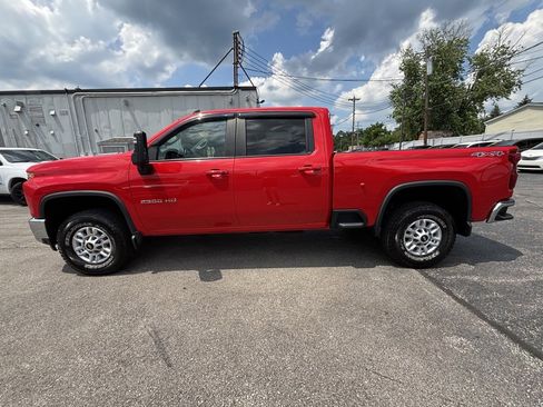 Used 2022 Chevrolet Silverado 2500 LT w/ Convenience Package image 34