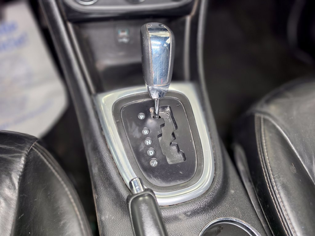 Used 2013 Chrysler 200 Limited FWD image 10