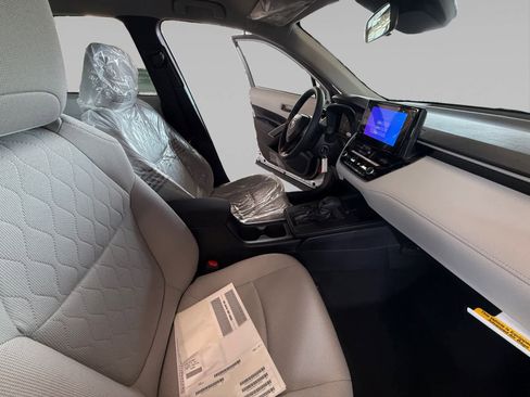 New 2026 Toyota Corolla Cross L image 15