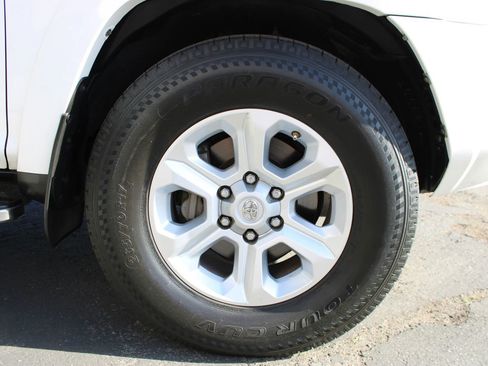 Used 2014 Toyota 4Runner SR5 Premium image 6