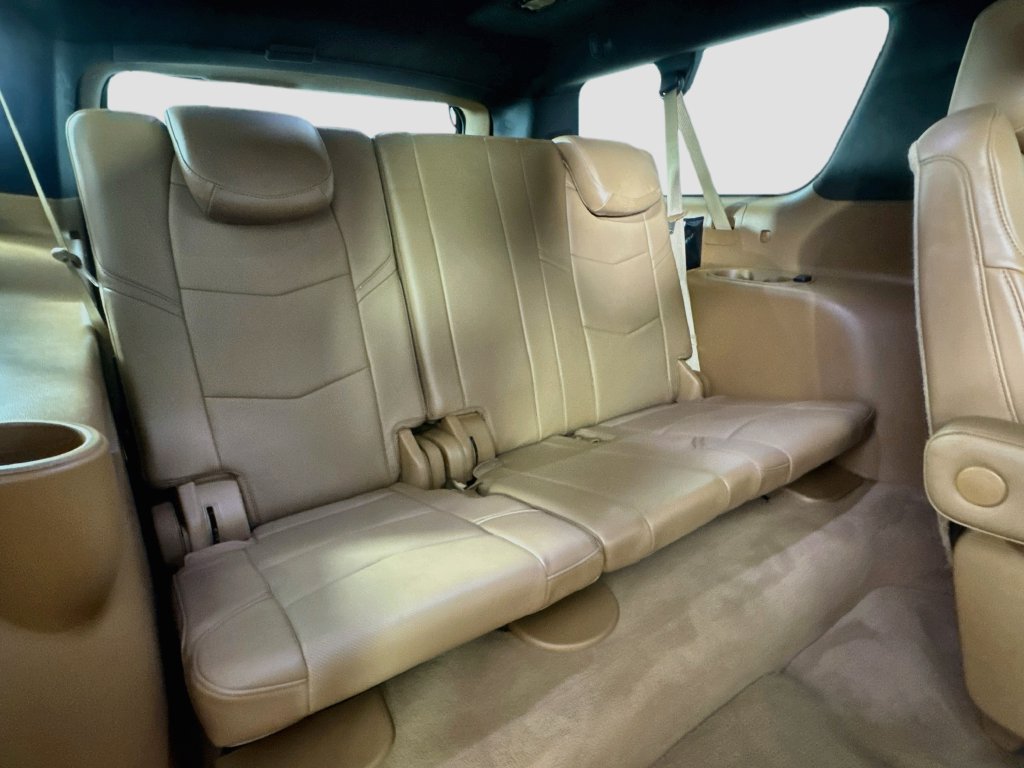 Used 2017 Cadillac Escalade ESV Platinum AWD/4WD image 35