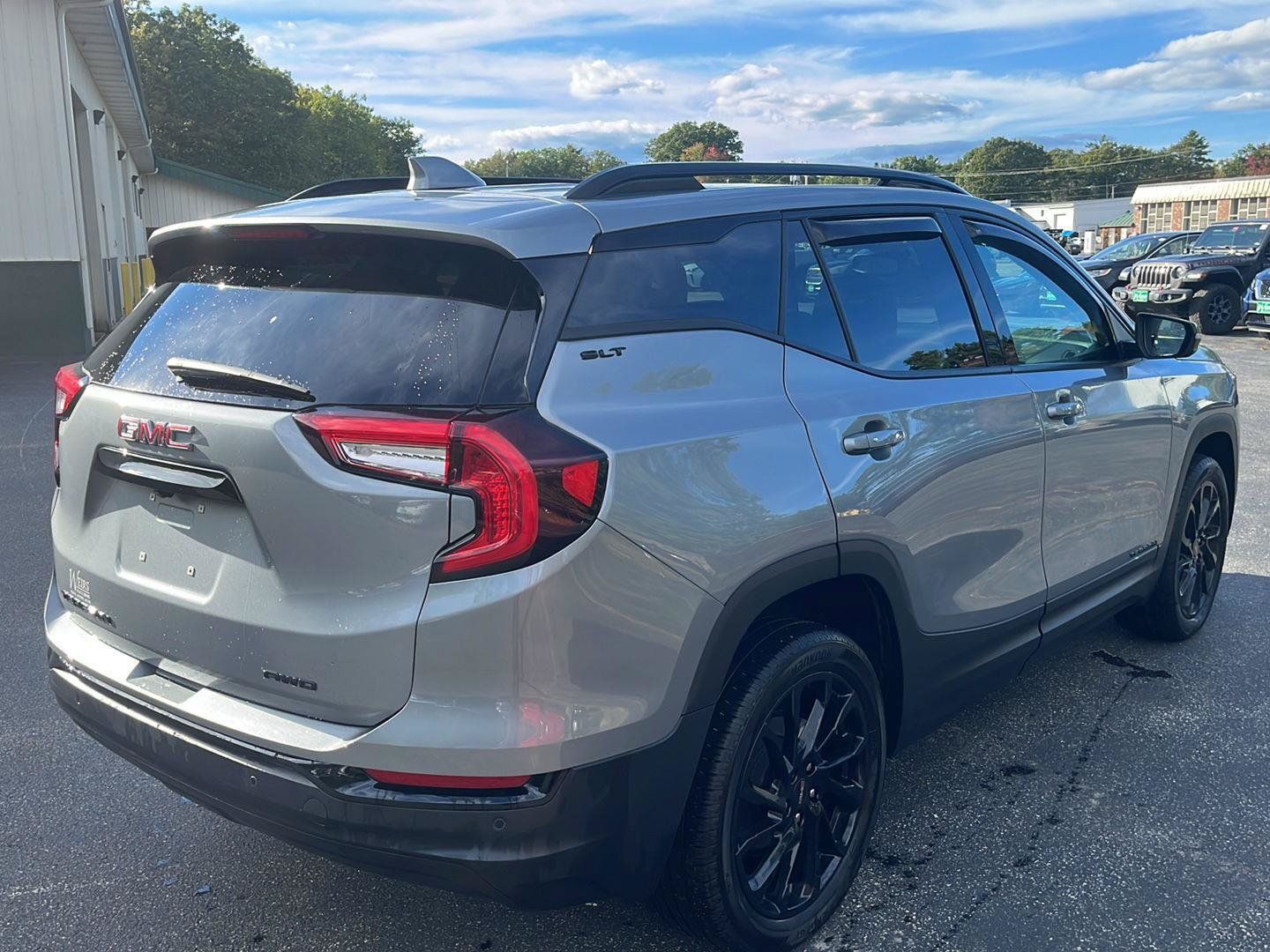 Used 2024 GMC Terrain SLT w/ Elevation Edition AWD/4WD image 5