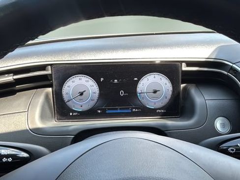Used 2023 Hyundai Santa Cruz SEL Premium w/ Winter Package AWD/4WD image 16
