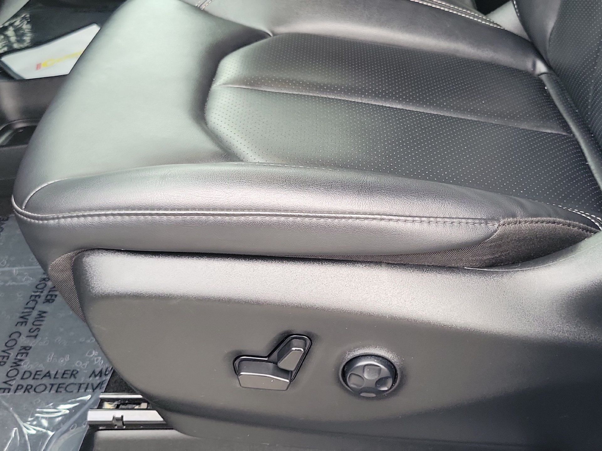 Certified 2025 Chrysler Pacifica Select FWD image 15
