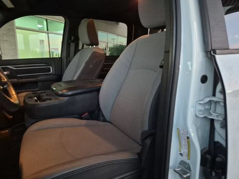 Used 2024 RAM 2500 Big Horn AWD/4WD image 9