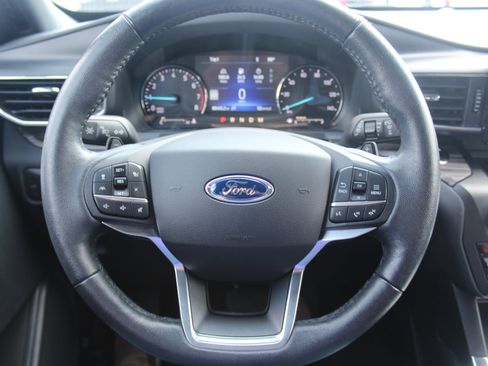 Used 2020 Ford Explorer Limited w/ Class III Trailer Tow Package AWD/4WD image 7